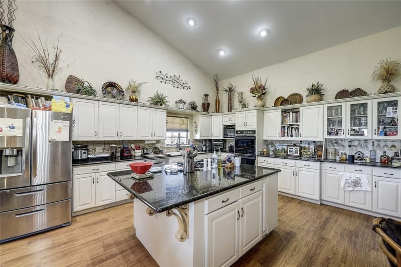 808 W Line Road, Whitesboro TX 76273 - Photo 11