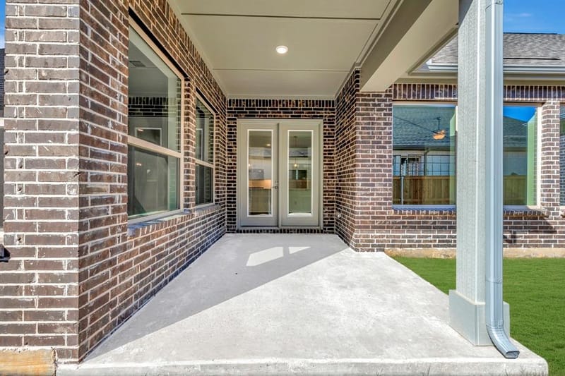2075 Emerald Grove Drive, Arlington TX 76005 - Photo 3