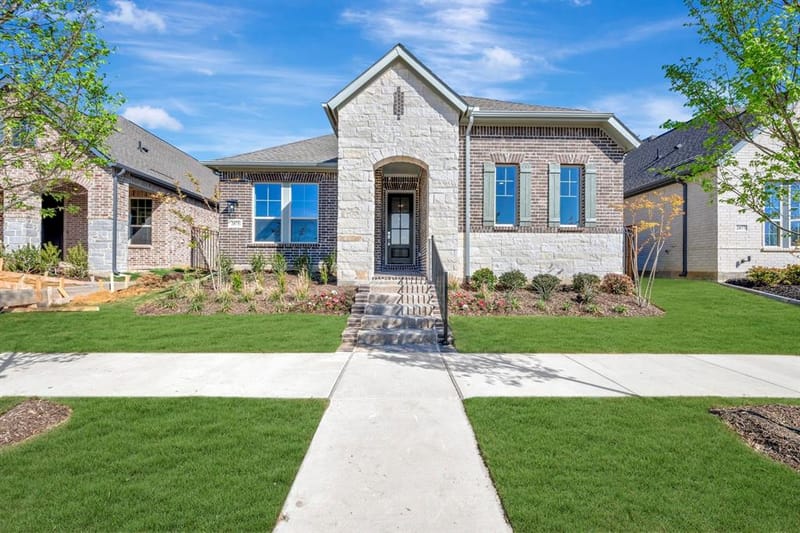 2075 Emerald Grove Drive, Arlington TX 76005