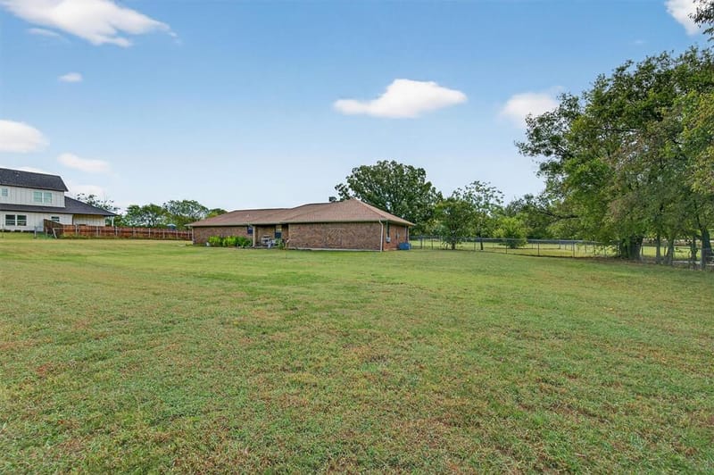 102 N 9th Street, Gunter TX 75058 - Photo 9