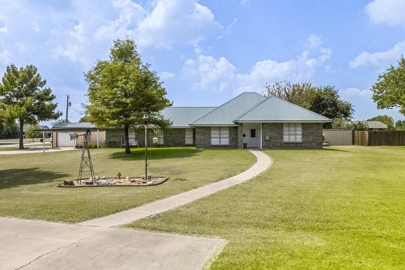 111 Kirk Road, Midlothian TX 76065 - Photo 2