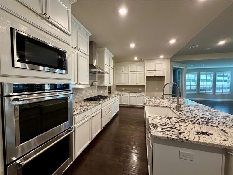 2705 Walnut Creek Lane, The Colony TX 75056 - Photo 7