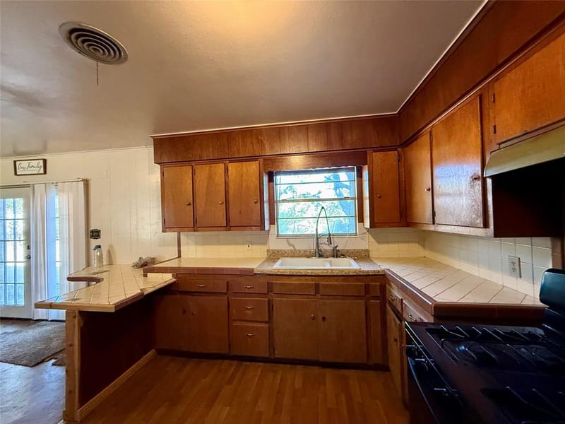 208 W Main Street, Cumby TX 75433 - Photo 13