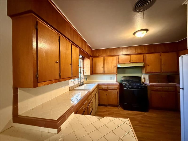 208 W Main Street, Cumby TX 75433 - Photo 9