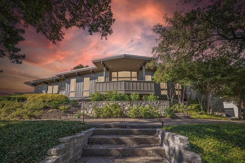 6 Bounty Road E, Benbrook TX 76132 - Photo 2