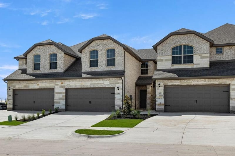 672 Sandiford, Mansfield TX 76063 - Photo 2