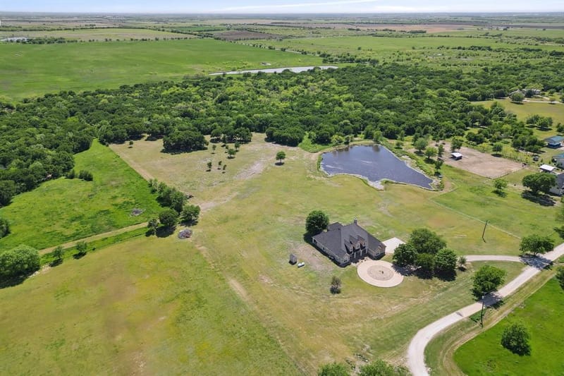 626 Scoggins Road, Tioga TX 76271 - Photo 2