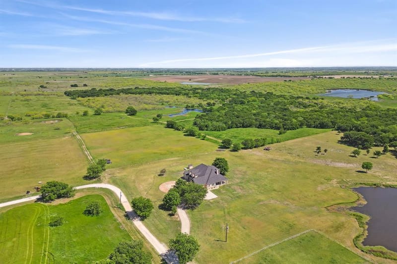 626 Scoggins Road, Tioga TX 76271 - Photo 7