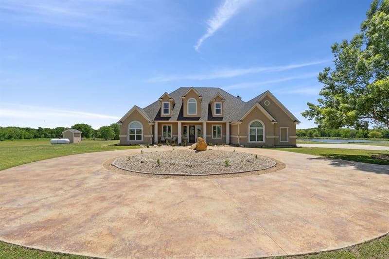 626 Scoggins Road, Tioga TX 76271 - Photo 5