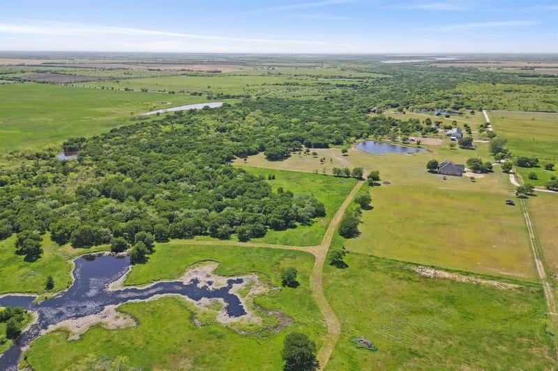 626 Scoggins Road, Tioga TX 76271 - Photo 10