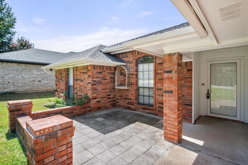 7508 Jamie Renee Lane, North Richland Hills TX 76182 - Photo 2