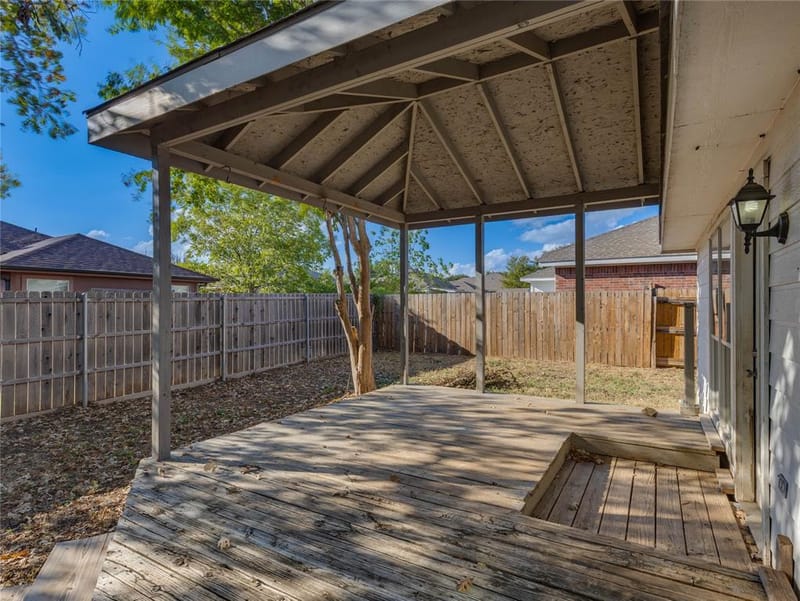 112 Kensington Court, Rhome TX 76078 - Photo 28