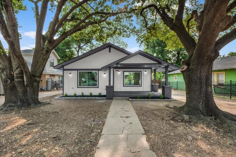 818 Hollywood Avenue, Dallas TX 75208