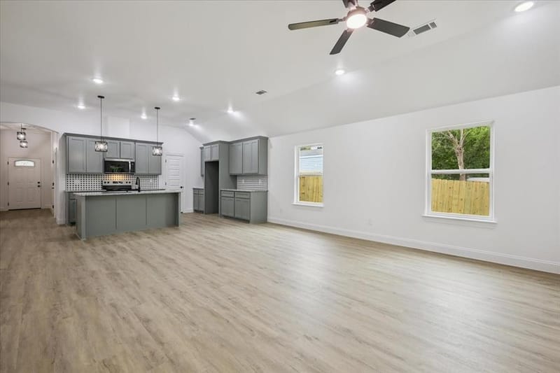 111 N Oak Street, Ector TX 75439 - Photo 13