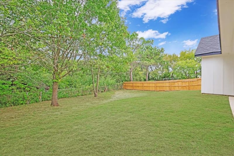 111 N Oak Street, Ector TX 75439 - Photo 32