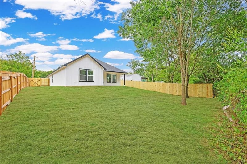 111 N Oak Street, Ector TX 75439 - Photo 34