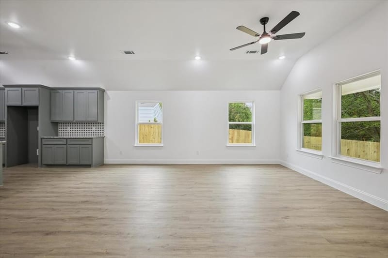 111 N Oak Street, Ector TX 75439 - Photo 15