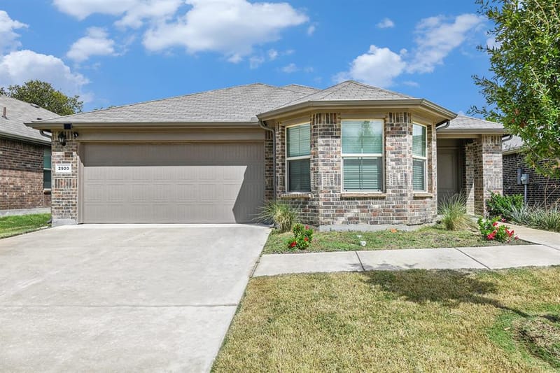 2920 Manu Street, Fort Worth TX 76123