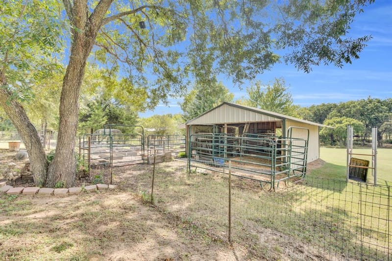 490 James Road, Ferris TX 75125 - Photo 32