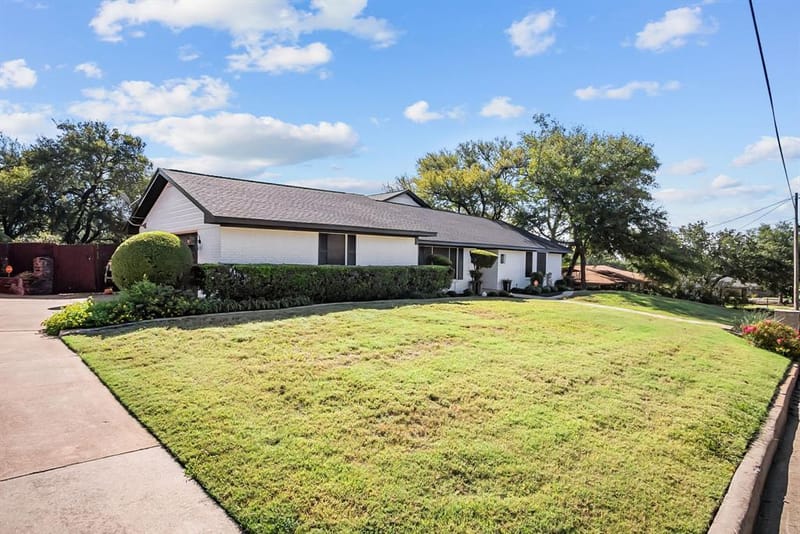 2016 NW 4th Avenue, Mineral Wells TX 76067 - Photo 2