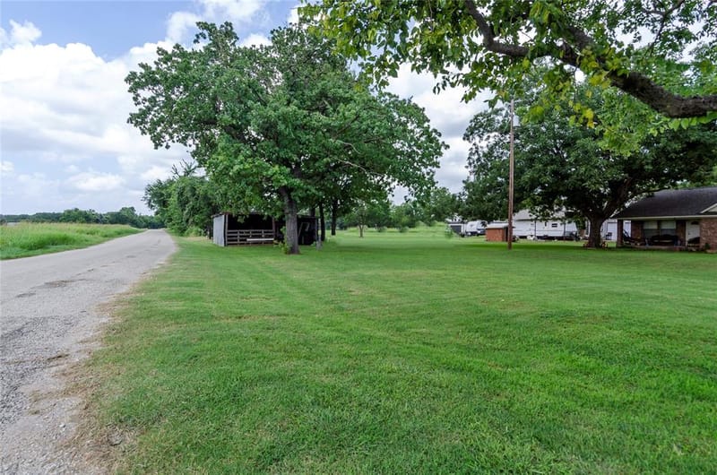 102 N Mesquite Street, Paradise TX 76073 - Photo 16