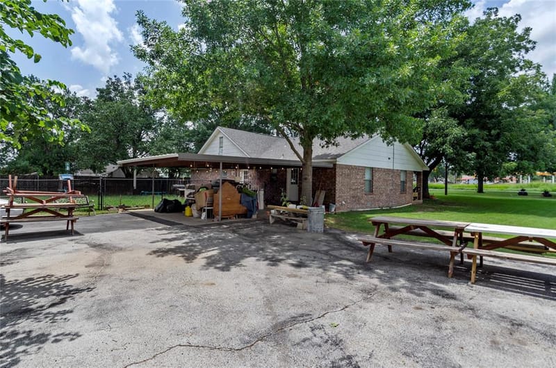102 N Mesquite Street, Paradise TX 76073 - Photo 7