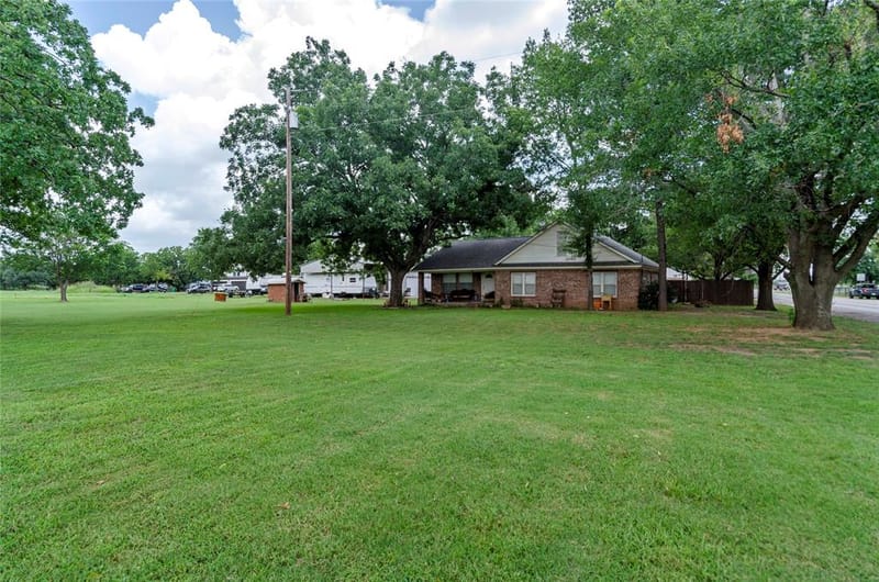 102 N Mesquite Street, Paradise TX 76073 - Photo 11
