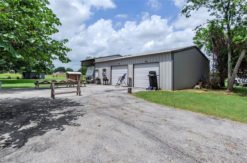 102 N Mesquite Street, Paradise TX 76073 - Photo 4