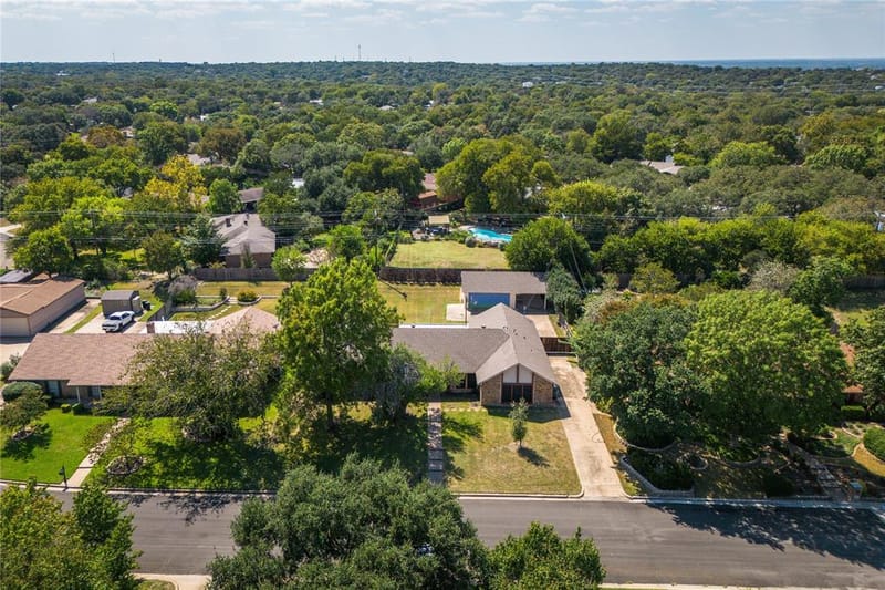640 Ivy Ann Drive, Woodway TX 76712 - Photo 38