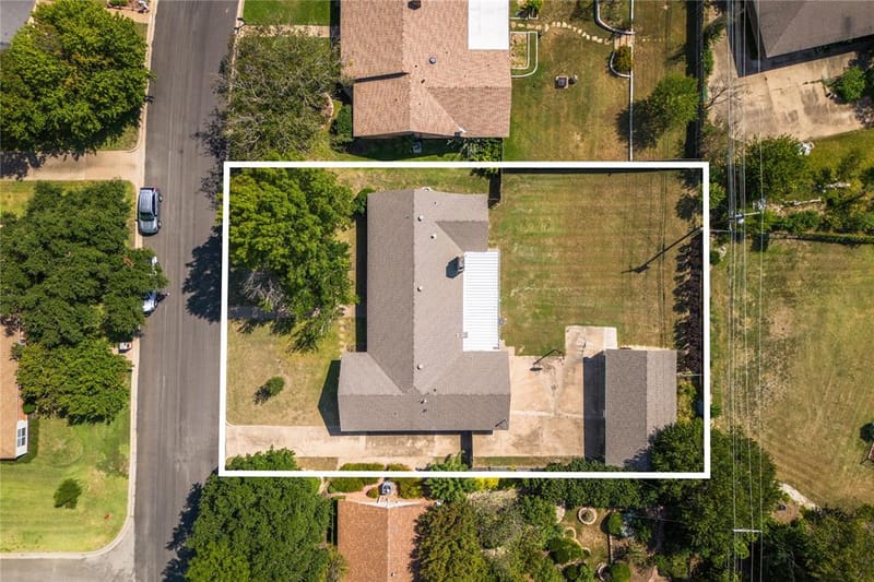 640 Ivy Ann Drive, Woodway TX 76712 - Photo 37
