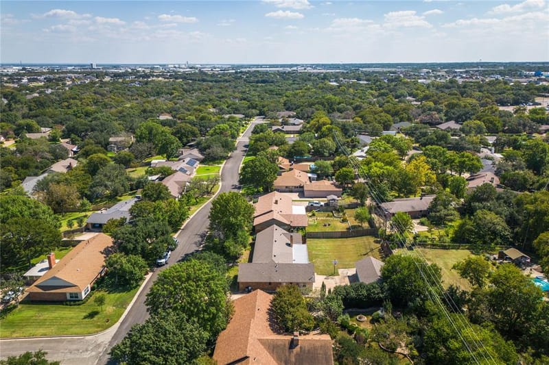 640 Ivy Ann Drive, Woodway TX 76712 - Photo 39