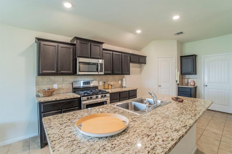 756 Walls Boulevard, Crowley TX 76036 - Photo 6