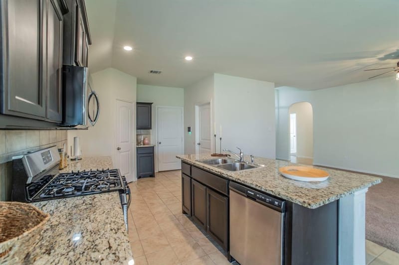 756 Walls Boulevard, Crowley TX 76036 - Photo 7