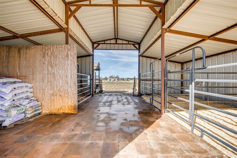 6221 Deer Run Road, Sanger TX 76266 - Photo 2