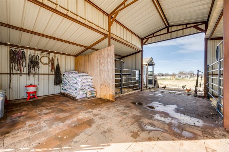6221 Deer Run Road, Sanger TX 76266 - Photo 7