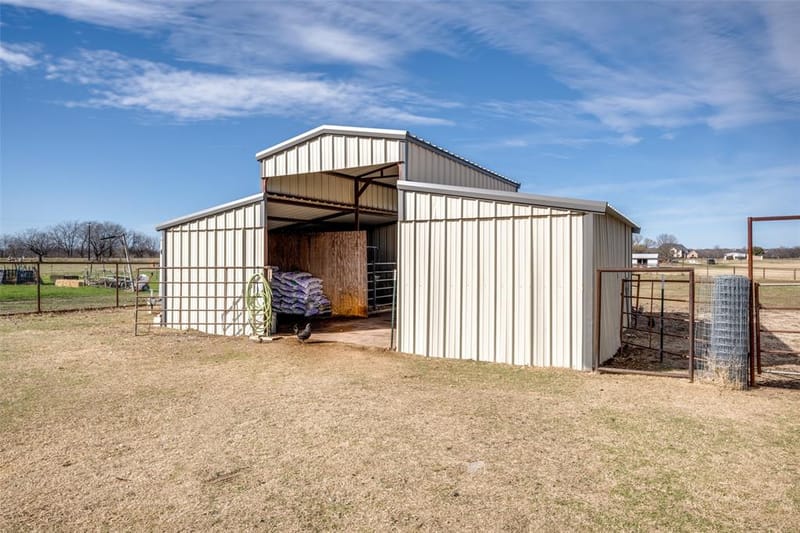 6221 Deer Run Road, Sanger TX 76266 - Photo 3