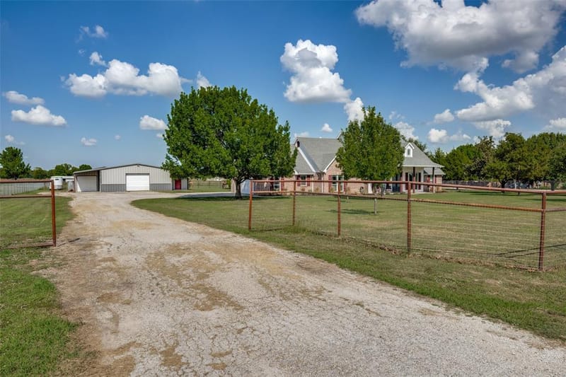 6221 Deer Run Road, Sanger TX 76266 - Photo 9