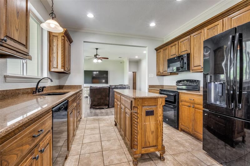 6221 Deer Run Road, Sanger TX 76266 - Photo 18