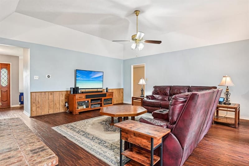 5605 Blair Oaks Drive, The Colony TX 75056 - Photo 5
