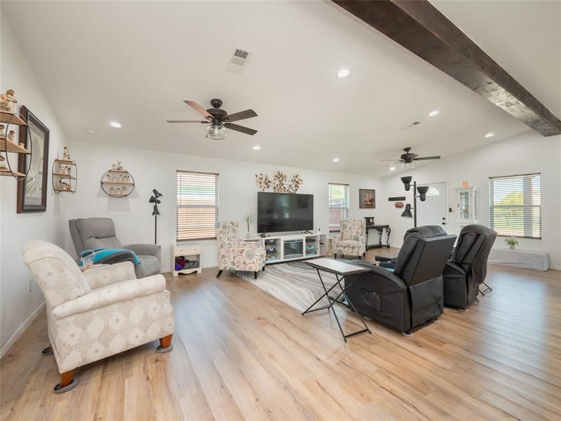 614 W 3rd Street, McGregor TX 76657 - Photo 6