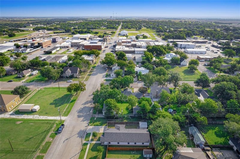 614 W 3rd Street, McGregor TX 76657 - Photo 30