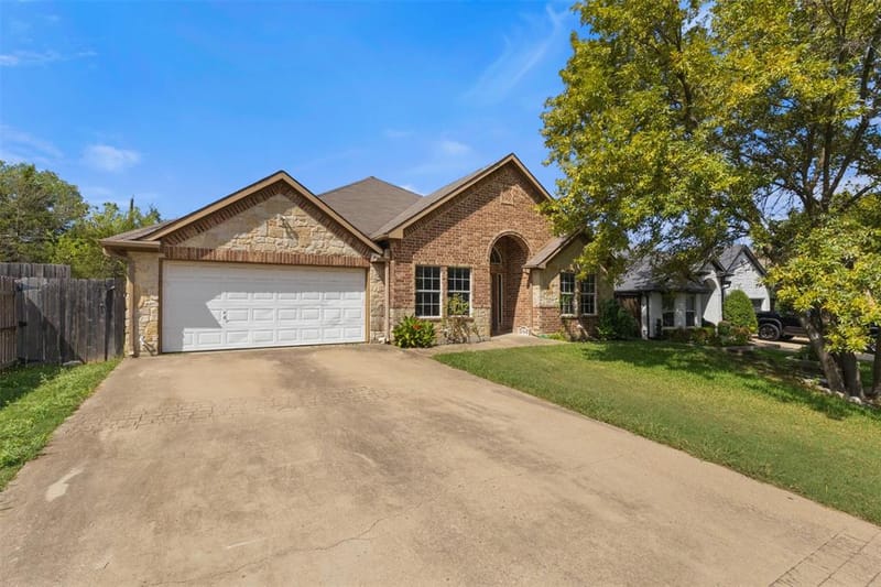 490 Lynne Drive, Rockwall TX 75032 - Photo 2