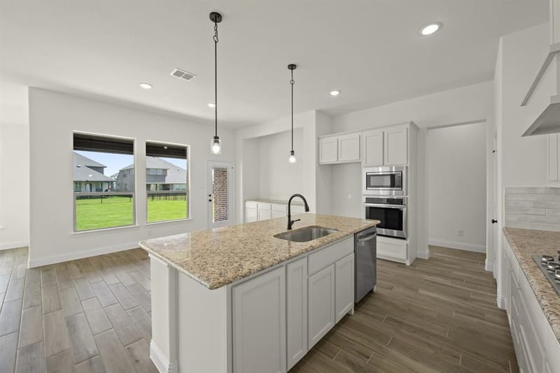 316 Bowrider Lane, Granbury TX 76049 - Photo 6