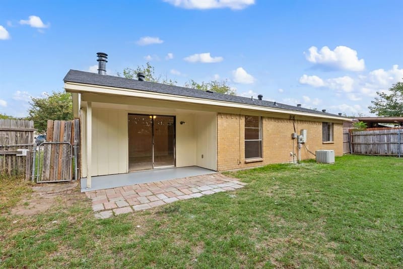 1109 Dennis Drive, Saginaw TX 76179 - Photo 23