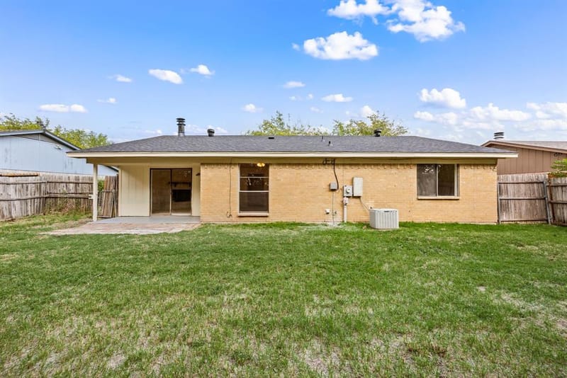 1109 Dennis Drive, Saginaw TX 76179 - Photo 25