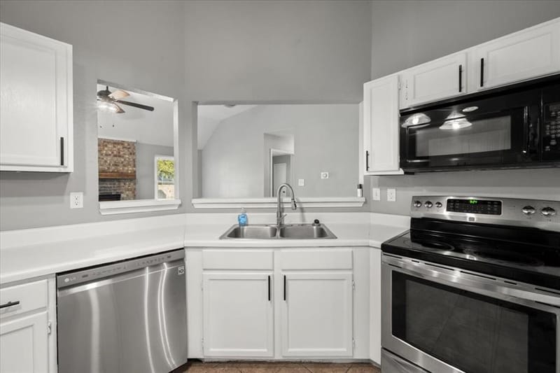 5624 Fox Hunt Drive, Arlington TX 76017 - Photo 6