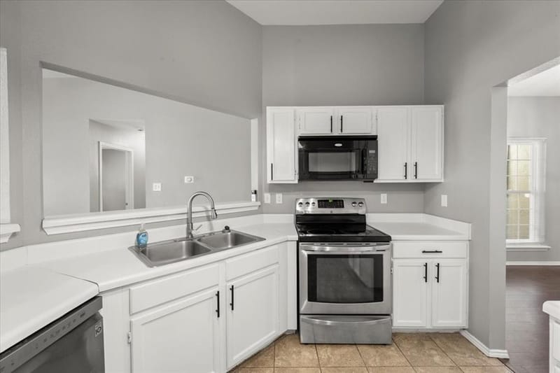 5624 Fox Hunt Drive, Arlington TX 76017 - Photo 7