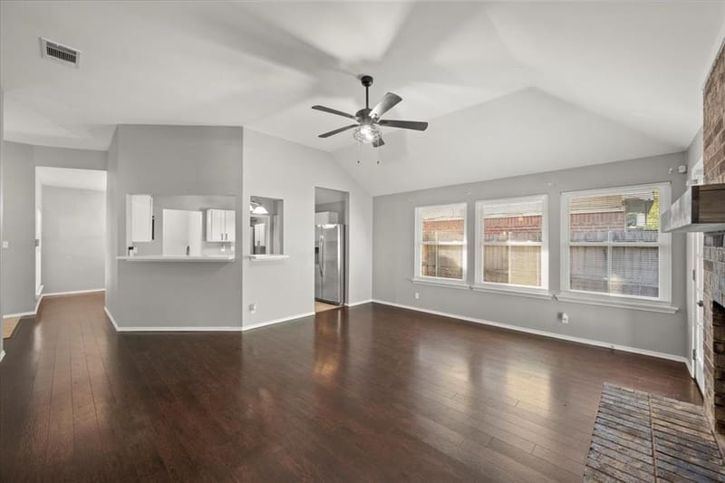 5624 Fox Hunt Drive, Arlington TX 76017 - Photo 9