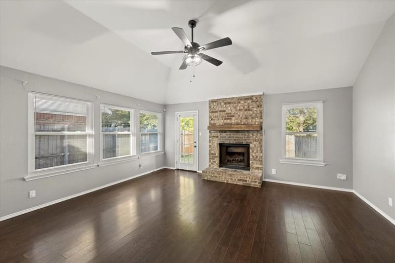 5624 Fox Hunt Drive, Arlington TX 76017 - Photo 4
