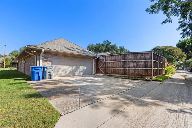 6006 Gentle Knoll Lane, Dallas TX 75248 - Photo 5